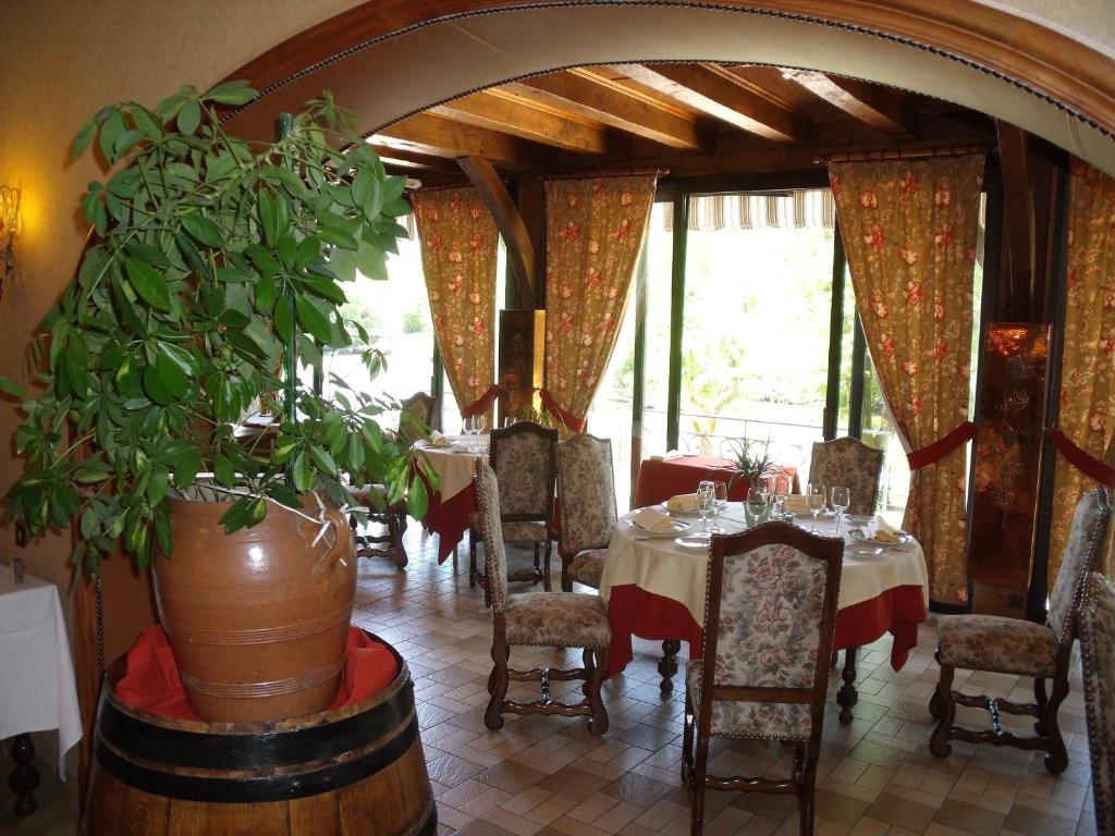 Hotel Restaurant L'Ecluse Antonne-et-Trigonant Exteriér fotografie